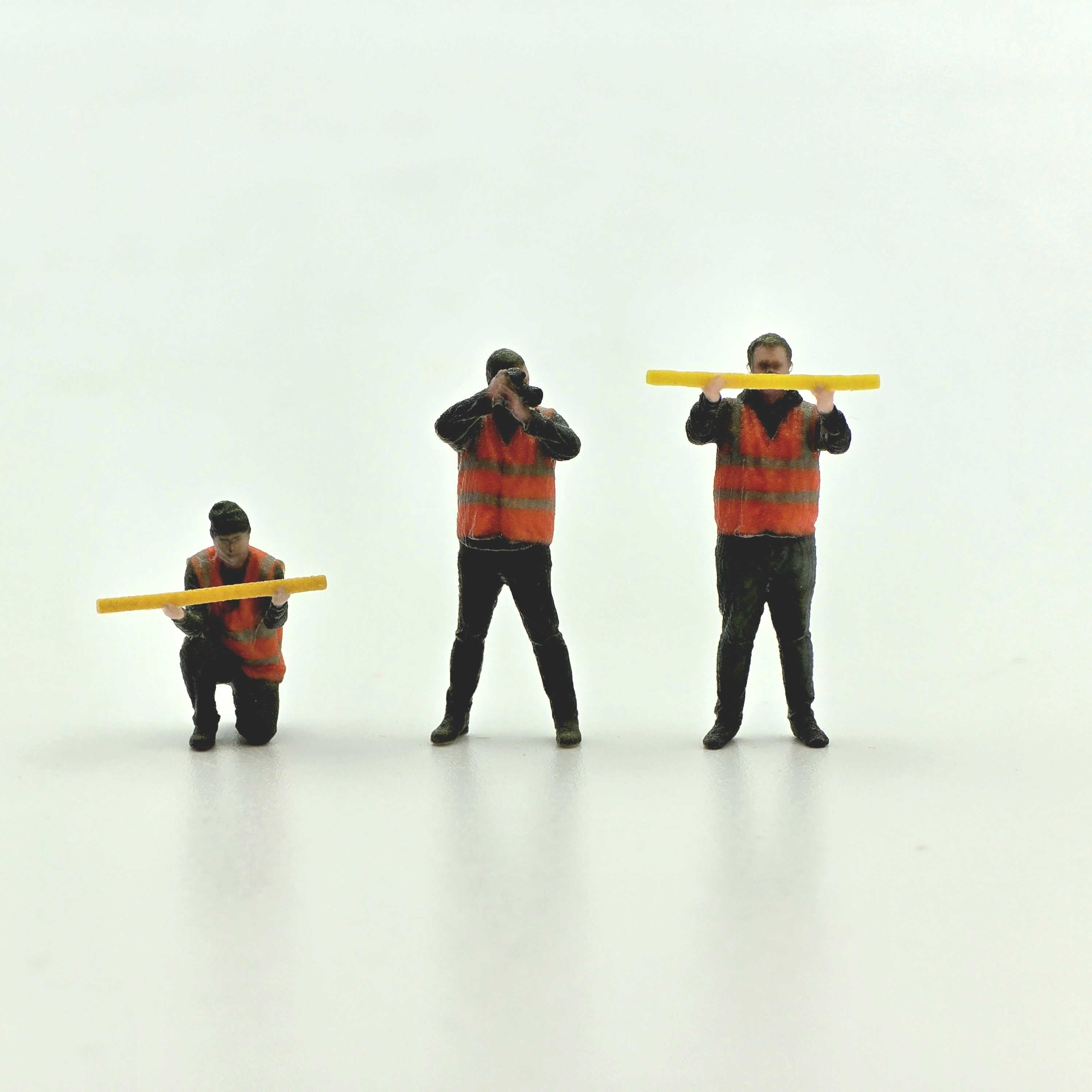 Accurascale Research Team - Three Figure Pack - OO (1/76.) skala