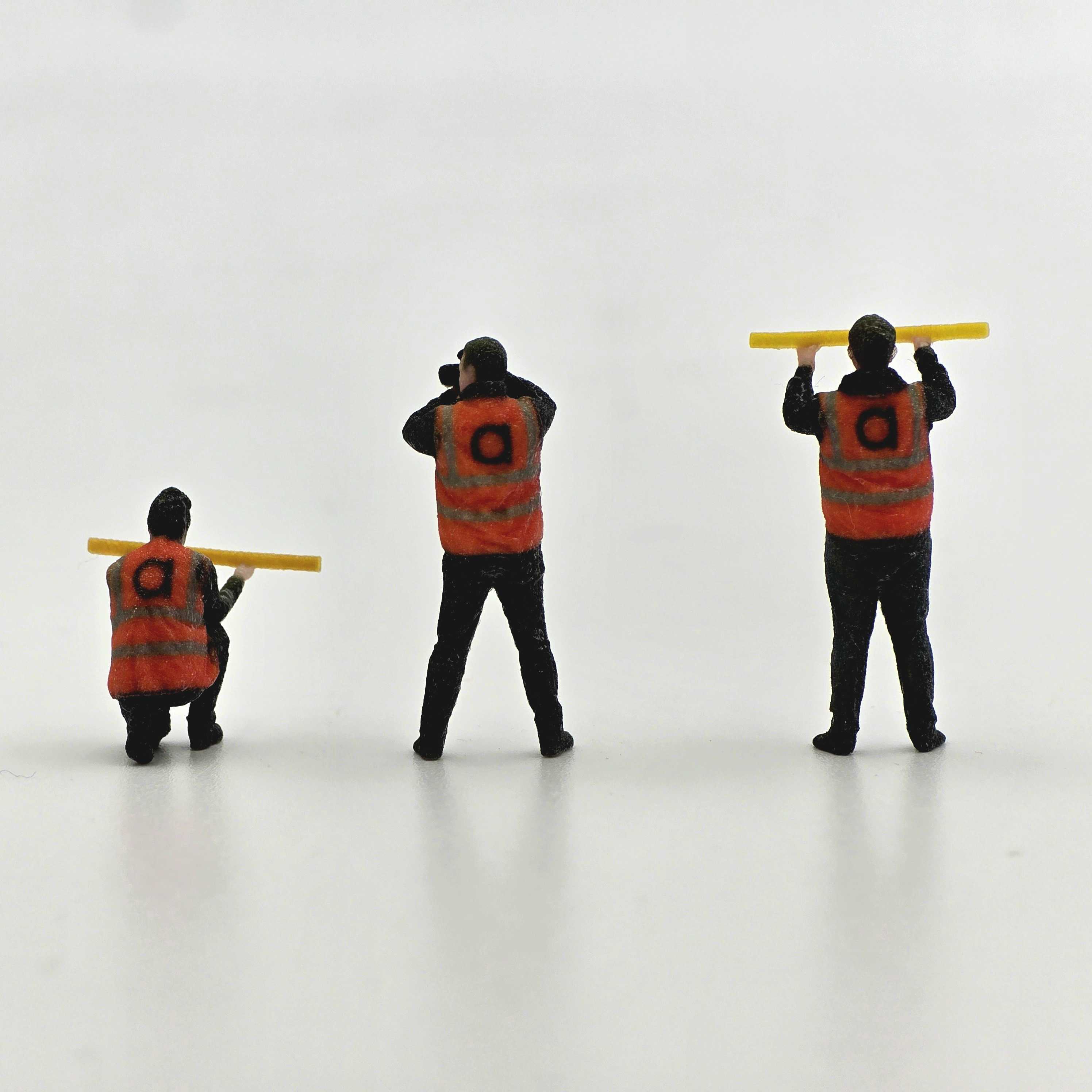 Accurascale Research Team - Three Figure Pack - OO (1/76.) skala